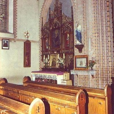 Das linke Seitenschiff der kath. Kirche in Rehhof